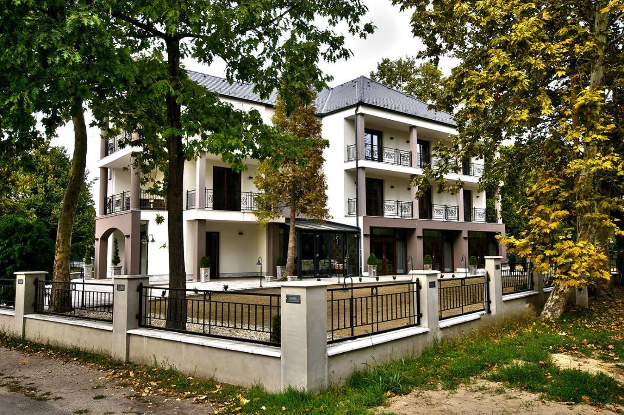 Boutique Hotel Divina Harkány Esterno foto
