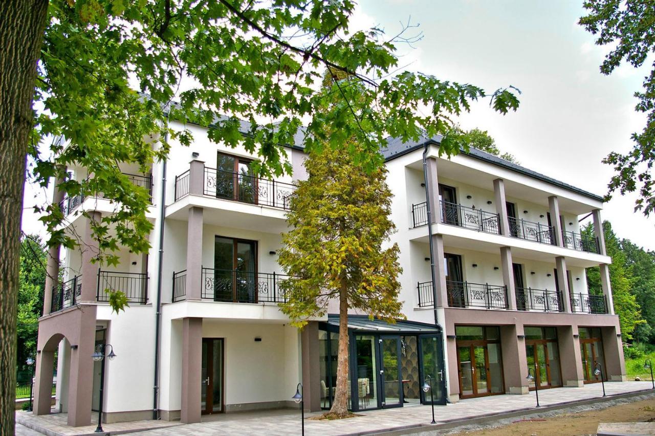 Boutique Hotel Divina Harkány Esterno foto