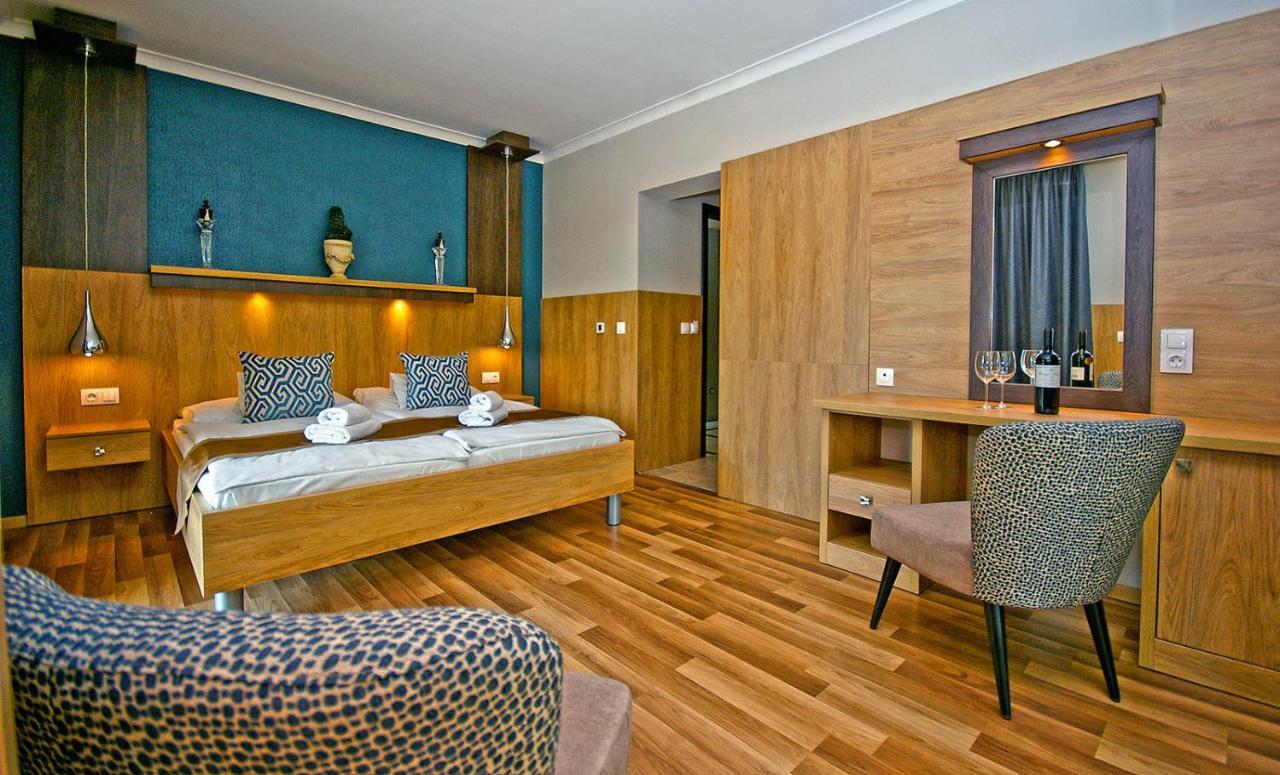 Boutique Hotel Divina Harkány Esterno foto